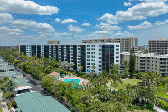 Casarina Condos in Sarasota, FL - Building Photo - Building Photo