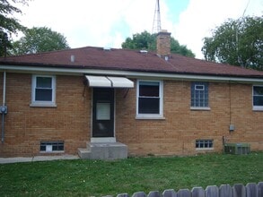 5627 41st Ave in Kenosha, WI - Building Photo - Building Photo