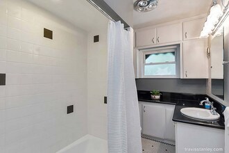 6916 SE 17th Ave in Portland, OR - Building Photo - Building Photo