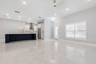 4 Karl Ct in Palm Coast, FL - Building Photo - Building Photo