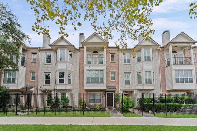 property at 2905 Crawford St