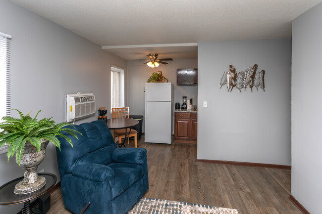 7th Street Apartments in St. Paul, MN - Foto de edificio - Interior Photo