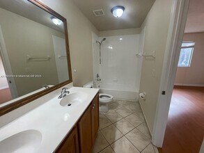 5966 Abbey Rd in Tamarac, FL - Building Photo - Building Photo