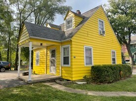 215 Melrose Ct in Iowa City, IA - Building Photo