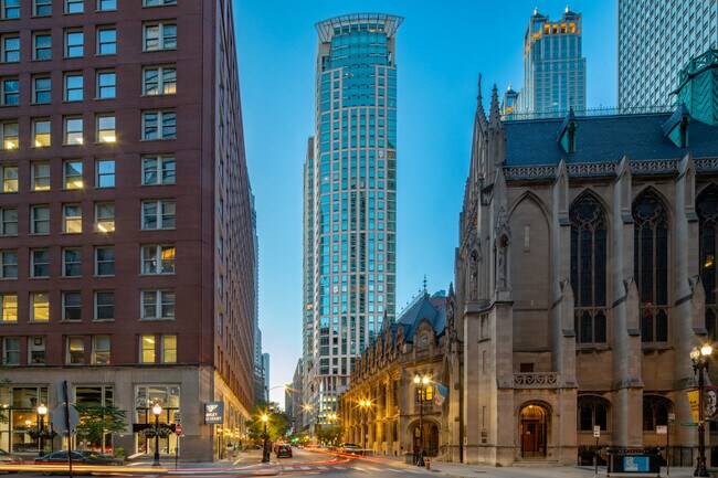 50 E Chestnut St in Chicago, IL - Foto de edificio - Building Photo