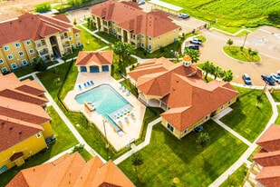 Jackson Place Apartment Homes in Pharr, TX - Building Photo