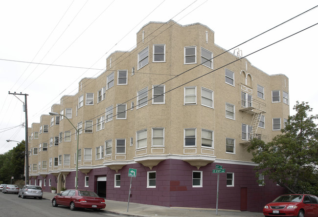 611 E 20th St in Oakland, CA - Foto de edificio - Building Photo