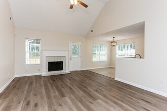 402 Lafayette St in Dallas, GA - Foto de edificio - Building Photo