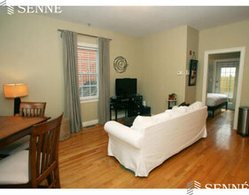 751 Somerville Ave, Unit 2 in Somerville, MA - Building Photo - Building Photo