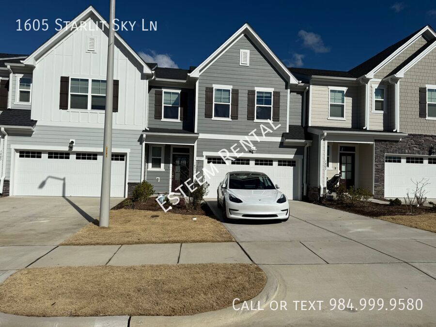 1605 Starlit Sky Ln in Cary, NC - Building Photo