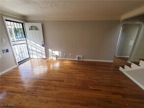 4287 E 162nd St in Cleveland, OH - Foto de edificio - Building Photo