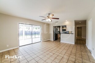 8031 SW 197th Terrace in Cutler Bay, FL - Foto de edificio - Building Photo