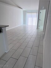 1210 Cape Coral Pkwy W in Cape Coral, FL - Foto de edificio - Building Photo