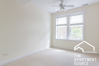 1636 W Grace St, Unit 1A in Chicago, IL - Foto de edificio - Building Photo