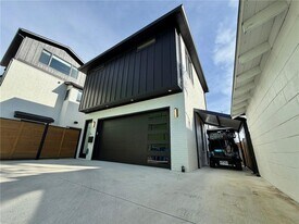 611 SW 2nd St in Bentonville, AR - Building Photo