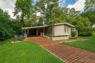 3860 Carlton Dr in Chamblee, GA - Building Photo - Building Photo