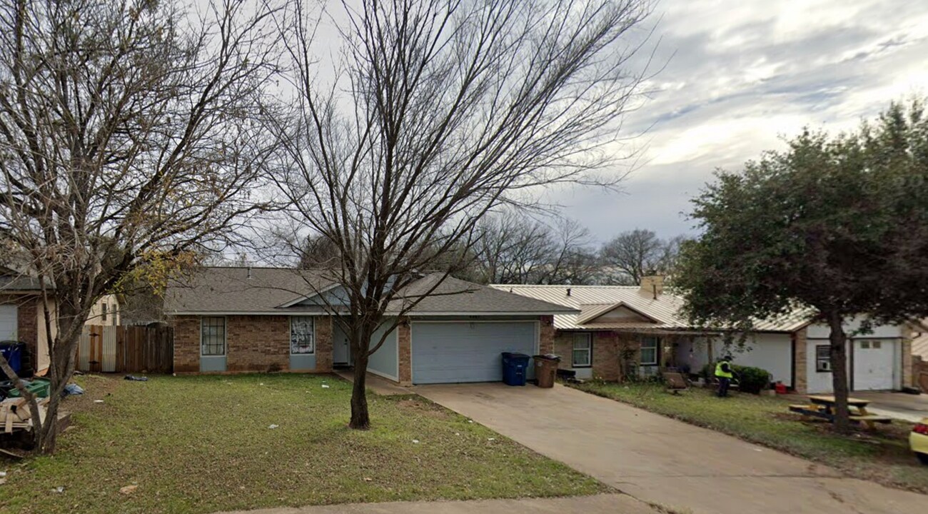 4807 Brook Crest Rd in Austin, TX - Building Photo