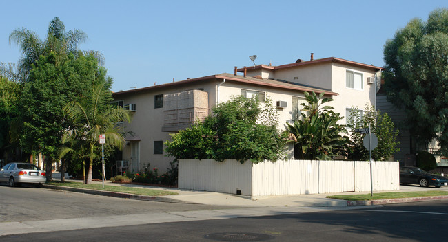 4505 Murietta Ave in Sherman Oaks, CA - Foto de edificio - Building Photo