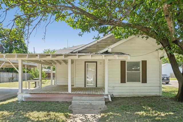 property at 302 S Wood St