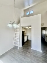 1021 Southwood Dr, Unit #H in San Luis Obispo, CA - Building Photo - Building Photo