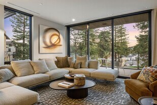 171 Sawmill Cir in Healdsburg, CA - Building Photo