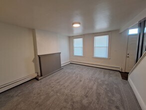 822 McLain St in Pittsburgh, PA - Building Photo - Building Photo