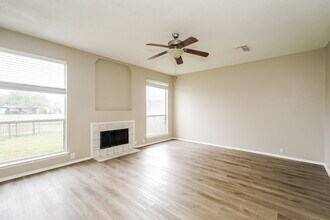 2616 Lonesome Oak Dr in Corinth, TX - Building Photo - Building Photo