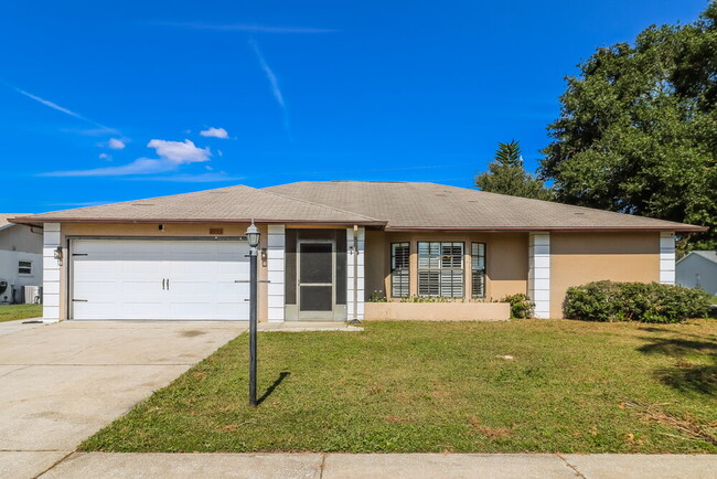 8533 Gum Tree Ave in New Port Richey, FL - Foto de edificio - Building Photo