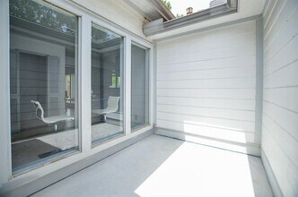 1702 Cherry Bend Dr in Houston, TX - Building Photo - Building Photo