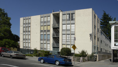 3525 Dimond Ave in Oakland, CA - Building Photo - Building Photo