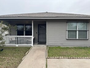 9730 Linares Dr in Houston, TX - Building Photo - Building Photo