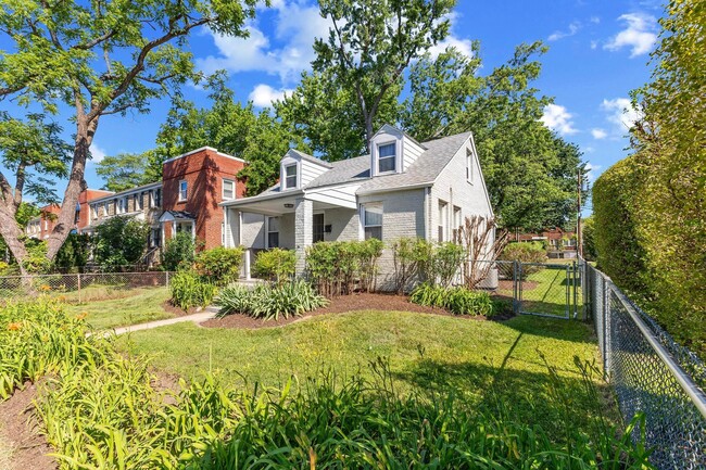 property at 530 E Alexandria Ave