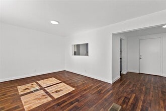 5524 Dartmouth Ave in River Oaks, TX - Foto de edificio - Building Photo