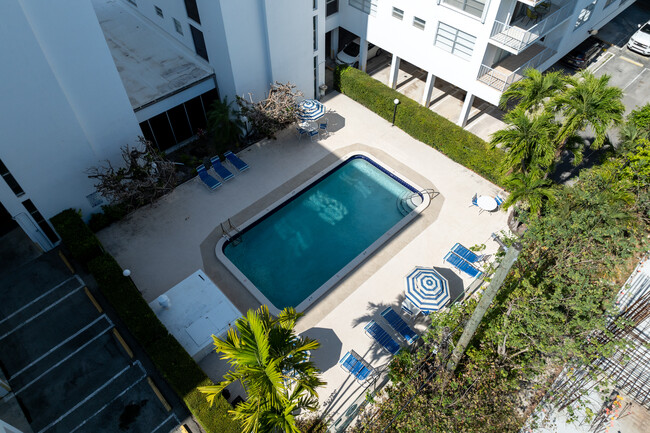 Stuart House in Bay Harbor Islands, FL - Building Photo - Building Photo