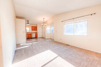 2875 Richmond Dr in Colorado Springs, CO - Foto de edificio - Building Photo