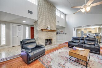 8411 Brixton in San Antonio, TX - Building Photo - Building Photo