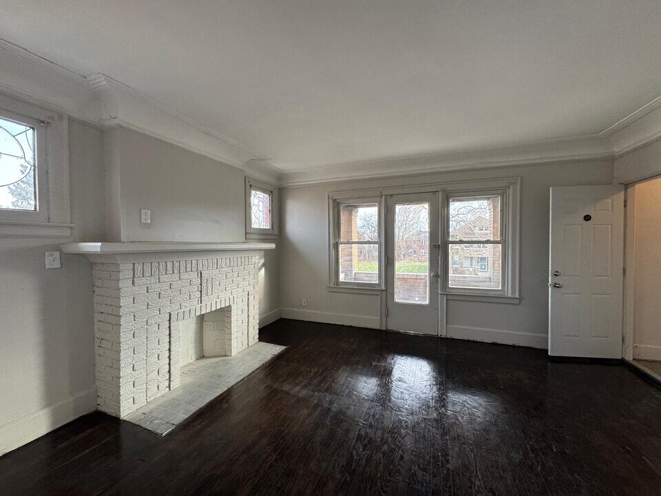 3224 Monterey St, Unit 2E in Detroit, MI - Building Photo