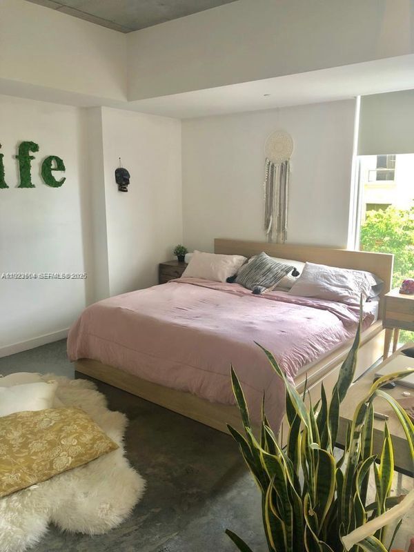 151 SE 1st St in Miami, FL - Building Photo - Building Photo