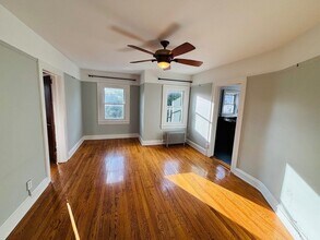 0 Grove St, Unit 11586095 in Glen Head, NY - Foto de edificio - Building Photo