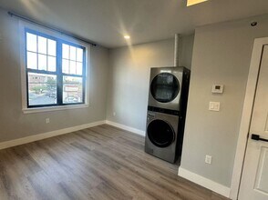2104 Reed St in Philadelphia, PA - Building Photo - Building Photo
