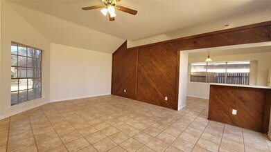 22130 Bridgebrook Dr in Spring, TX - Building Photo - Building Photo