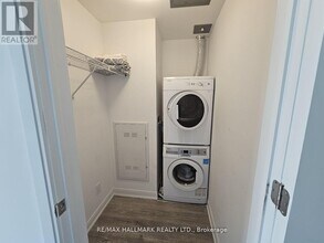 50A-2250 Charles St E in Toronto, ON - Building Photo - Building Photo