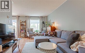 2230 Dale Ridge Dr in Oakville, ON - Building Photo - Building Photo