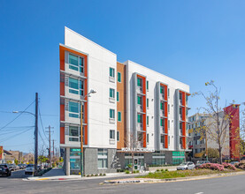 Monarch Homes in Oakland, CA - Foto de edificio - Building Photo