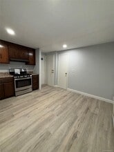 227 N Walnut St in Massapequa, NY - Building Photo - Building Photo