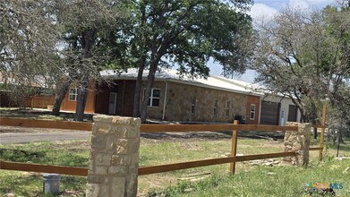 305 Remuda Dr in Liberty Hill, TX - Building Photo - Building Photo