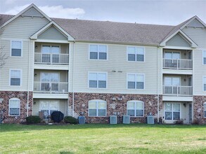 1713 Piedmont Cir in St. Peters, MO - Building Photo - Building Photo