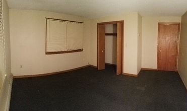 86 Albert Ave in Springfield, MA - Building Photo - Building Photo