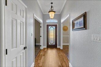 3300 Fountain Way in Granbury, TX - Building Photo - Building Photo