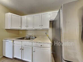 5114 Shadowridge Dr in Houston, TX - Building Photo - Building Photo
